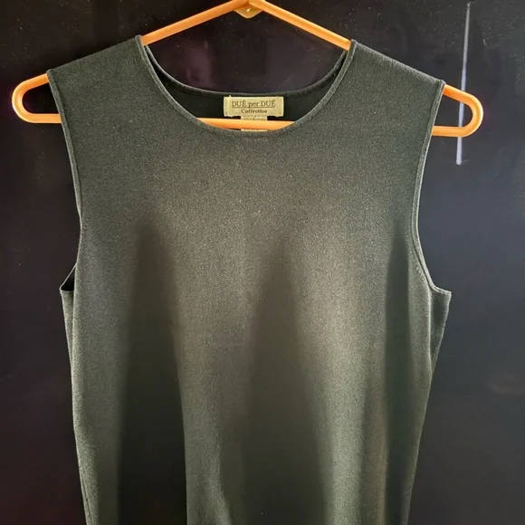 Due per Due Women's Black Crop Top - Picture 2 of 3